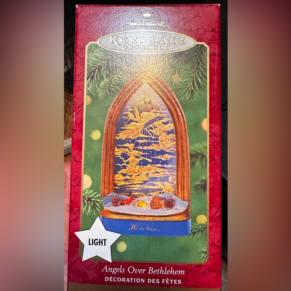 Hallmark Keepsake Ornament Angels Over Bethlehem MAGIC Light 2000
